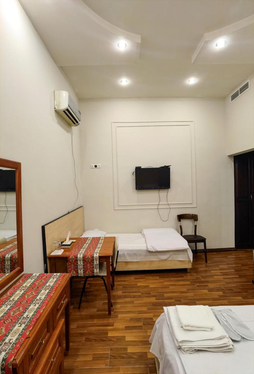 New Bella Hotel Jerevan Rum bild