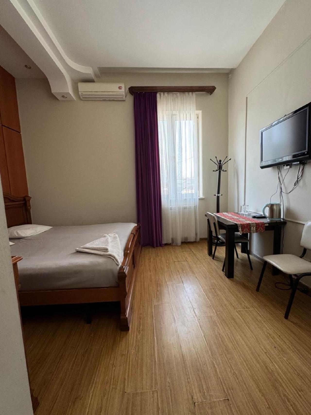 New Bella Hotel Jerevan Exteriör bild