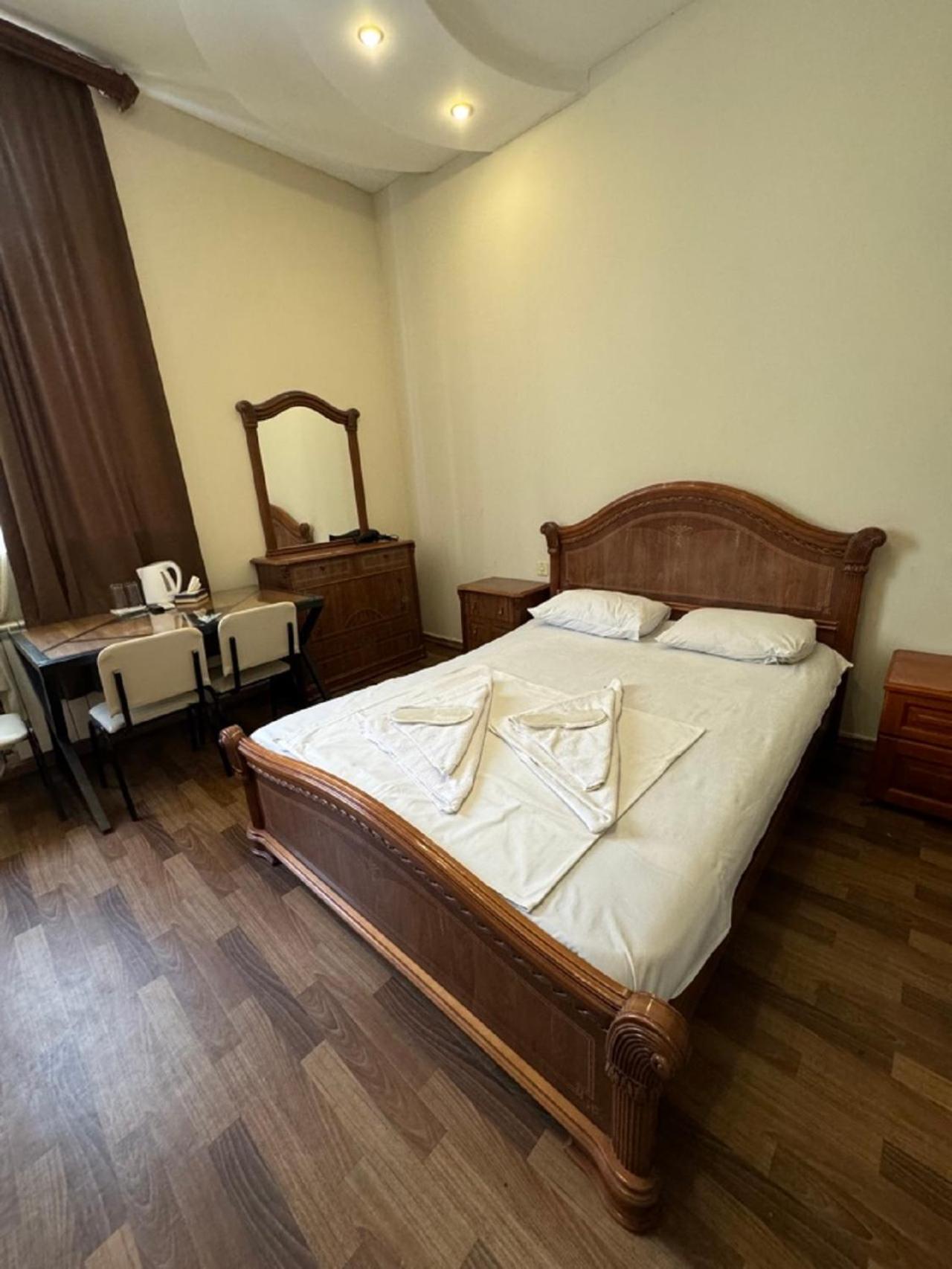 New Bella Hotel Jerevan Exteriör bild